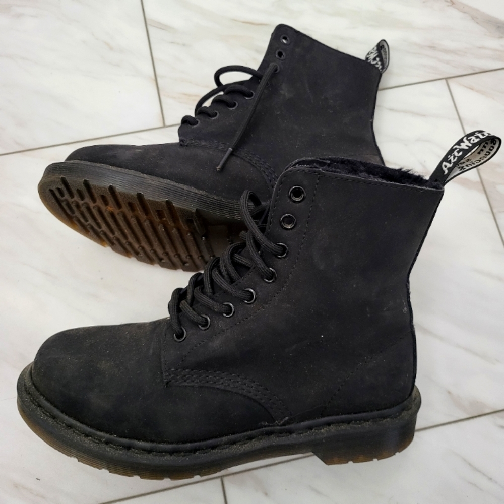Dr. Martens Black Fur-Lined Mono 1460 Boots - Picture 4 of 12
